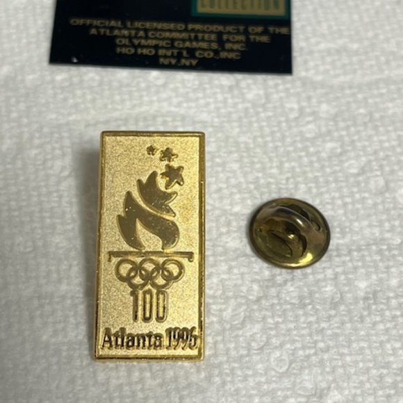 NEW VTG 1996 Atlanta Olympics Torch 100 Year Flame Gold Tone Lapel Hat Bag Pin - Picture 3 of 5
